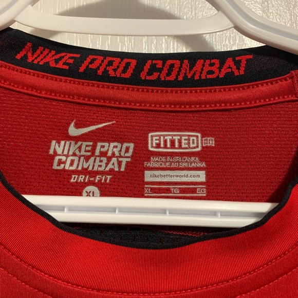 Nike Pro Combat Athletic Training T-Shirt - Picture 3 of 12